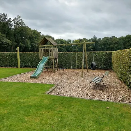 De Groene Zoom בית נופש אוטרלו